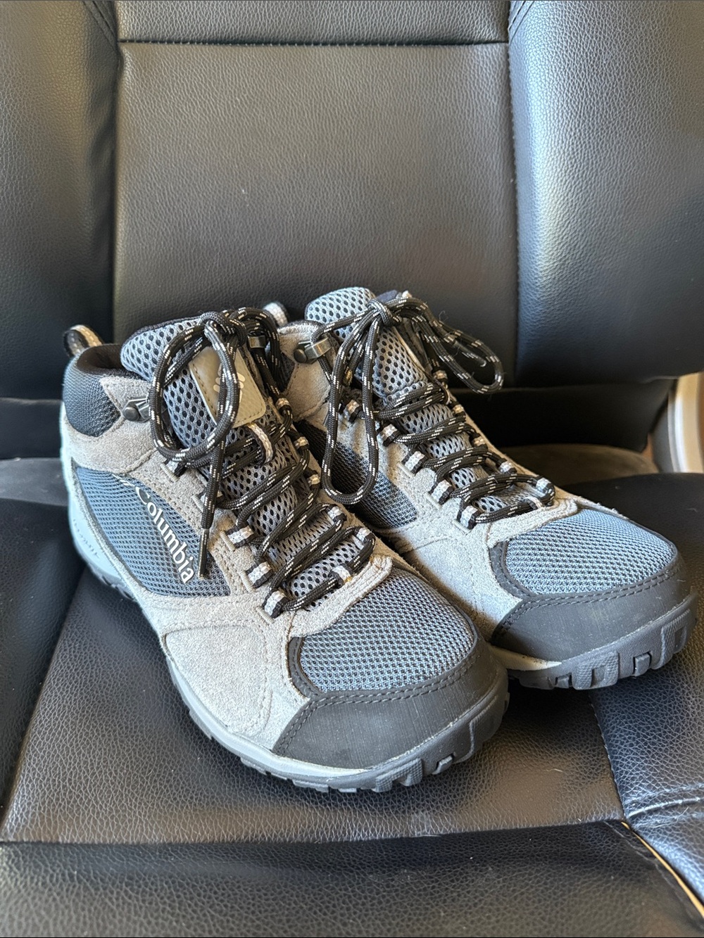 Columbia Men's Access Point Mid Waterproof size 7